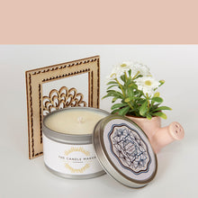 Load image into Gallery viewer, Dark Honey & Tobacco by the candle maker
