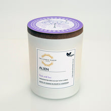 Load image into Gallery viewer, alien white glass candle